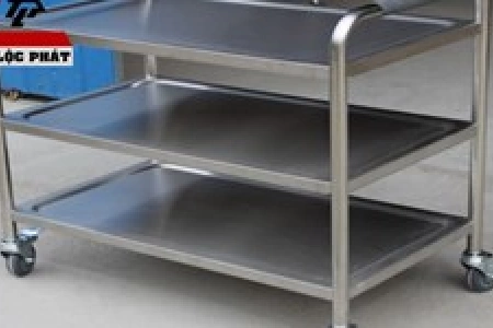 Vì sao xe đẩy inox 3 tầng là vật dụng không thể thiếu cho khu bếp công nghiệp ?