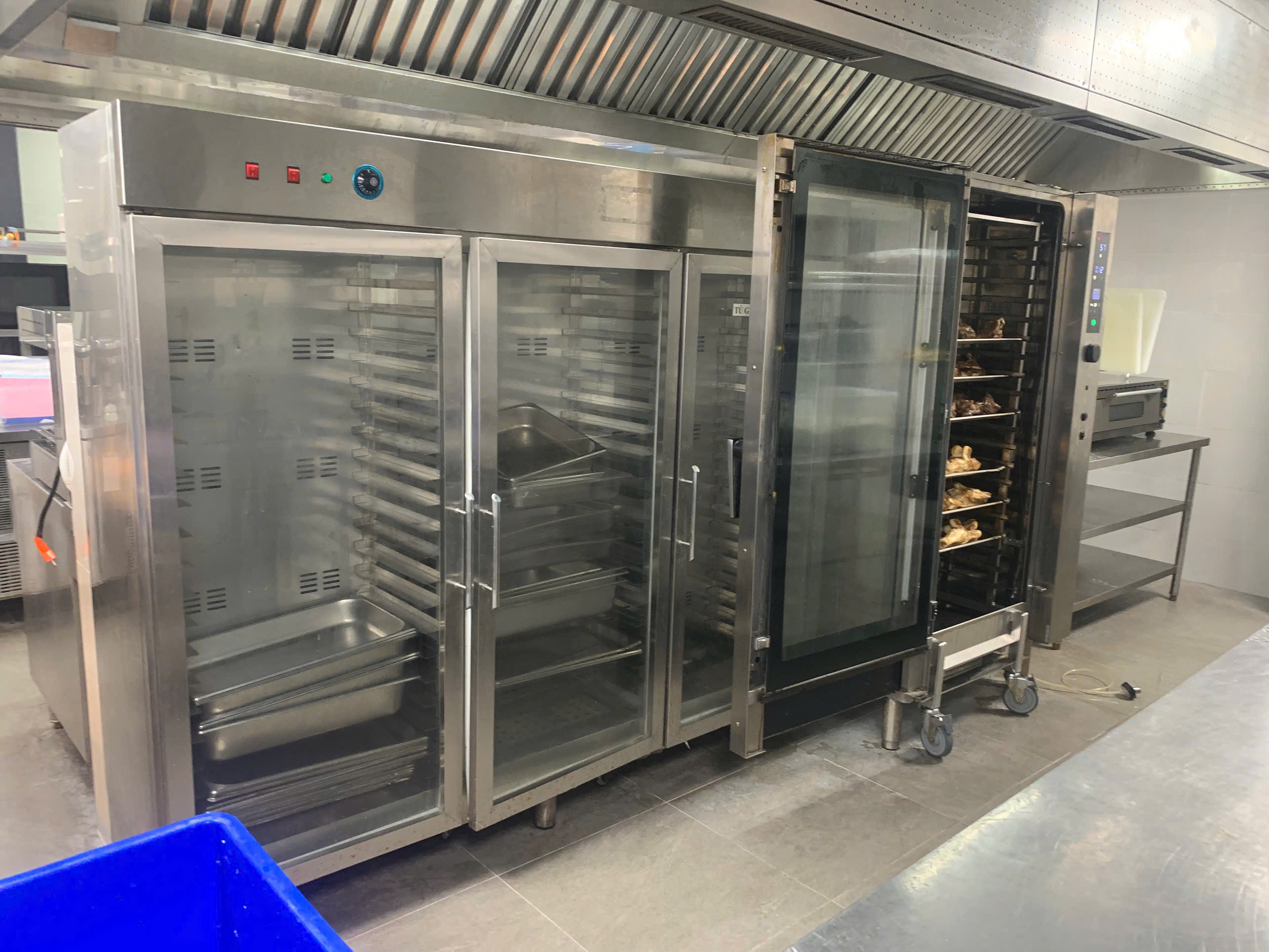 Các thiết bị hấp nướng bếp ăn tập thể